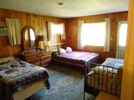 5 Bedroom House Lake George Region