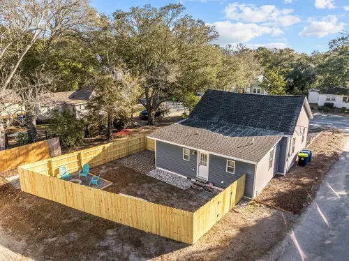 Southport Salty Patriot-Walk to DT/Pets/Fully fenced with firepit!