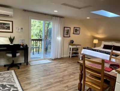 Happy Valley Studio - Peaceful rest in nature, just 5 minutes from downtown! Hotels near Anacortes Community Forest Lands North