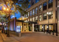 The Lofton Hotel Minneapolis, Tapestry Collection by Hilton - Parking