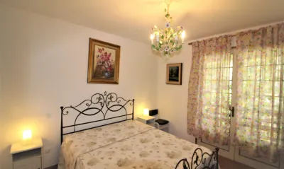 Charming Villa with Spacious Garden Near the Sea Отели в г. 