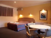 Nunawading Motor Inn Hotels in Blackburn