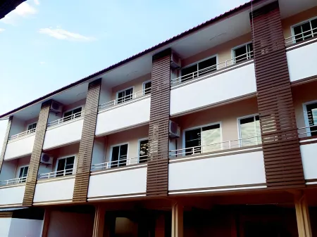 Pornkasem House