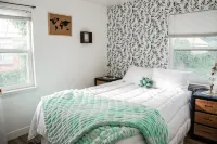 Cozy 4Br Home – Two Living Spaces & Great Access Hotels in Clearfield