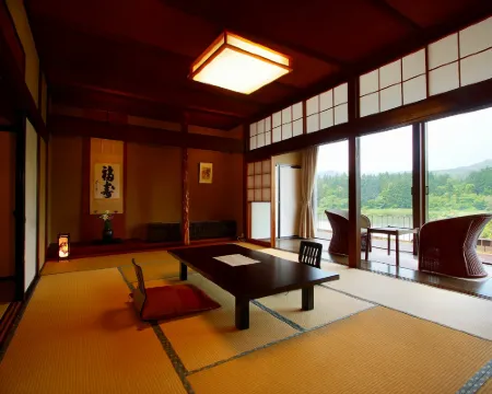 絵かきの宿福泉 阿賀町のホテル