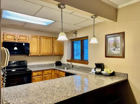 Attitash First Floor Studio Sleeps 4