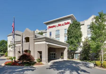 Hampton Inn & Suites Mooresville/Lake Norman Отели рядом с достопримечательностью «Trump National Golf Club Charlotte»