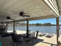 Living the Lake Life   w/2 kitchens 6 bdrms Hotels in Cunningham