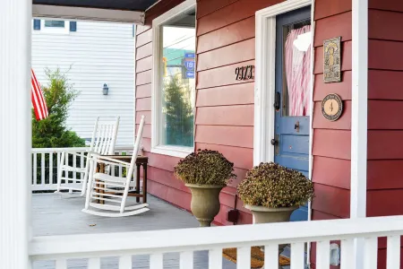 Rustic French Country Charm 1 Bed-1 Bath w/Washer & Dryer in New Market, VA!