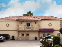 Howard Johnson by Wyndham Bakersfield Hotels in Bakersfield