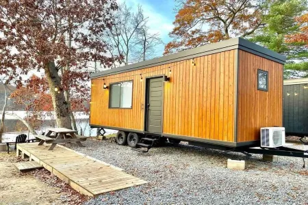 Cozy Lakefront Tiny House