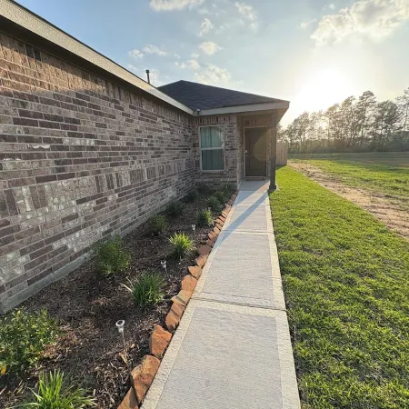 Charming Brand New 3BD house with stunning wooded views,Fiber optics,fenced yard