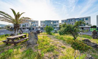 Jeju Hi Mom Kids Family Pension Black