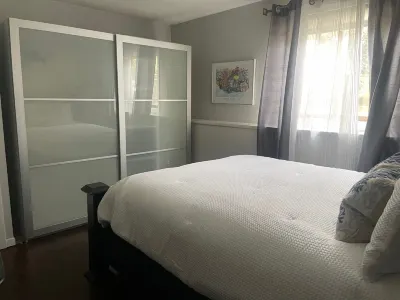 Peaceful Vacation Spot Near Whitewater Lake – Modern Comfort Meets Nature! Отели рядом с достопримечательностью «Уайтуотер Спринг Уотер»