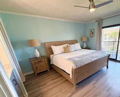 The Turtle Nest - Oceanfront, 2 BR/2 BA