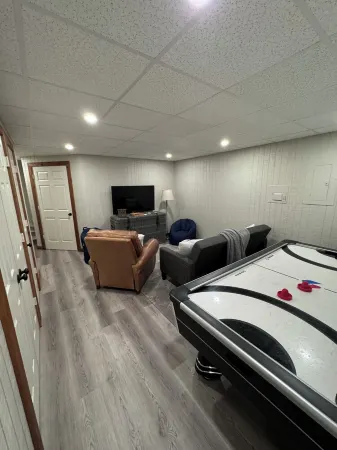 A-frame house 3 miles) to Center Hill Marina