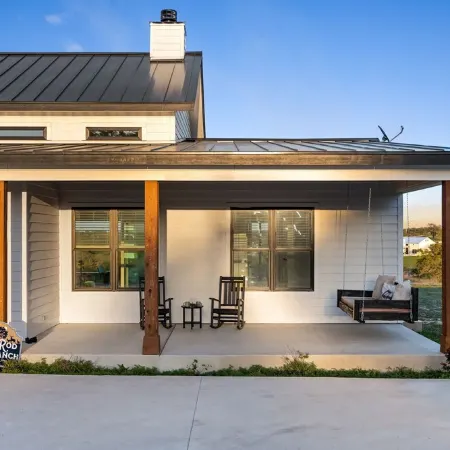 NEW Pool, Hot Tub, Fire Pit, Views on 10 acres, 5 mins from DT Johnson City!