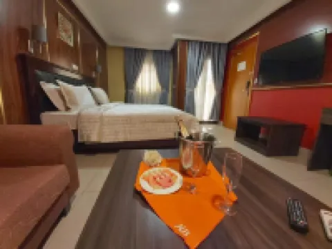 ヌブー インターナショナル オテル ボナプリソ