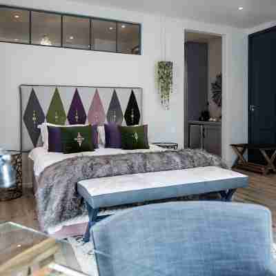 Latitude 15 Degrees Rooms