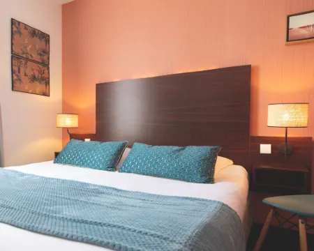 柯塔比雷斯酒店 阿貢庫坦維爾酒店