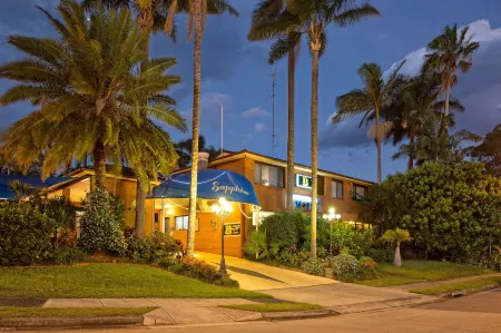 Sapphire Palms Motel Отели в г. Шелли Бич