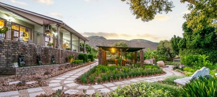 Die Fonteine Country Guesthouse and Glamping Hotels in Oudtshoorn