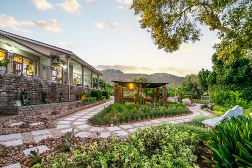 Die Fonteine Country Guesthouse and Glamping Hotels in Oudtshoorn