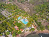 Las Veraneras Villas & Resort Hotels in Los Cobanos