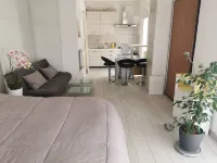 Apartment - Sleeps 2 - Parking - 5Min to la Frasca