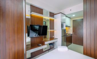 Comfortable and Modern Studio Transpark Cibubur Apartment