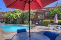 Days Inn by Wyndham Mountain View - Uima-altaat