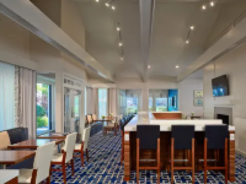 Sonesta Simply Suites Cleveland Airport