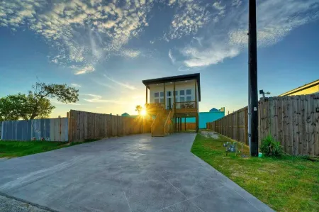 Dean Marlin by AvantStay Stunning Old Town Home