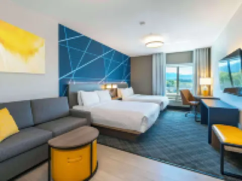 Comfort Suites Hotels in Kelowna