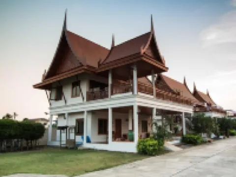 ThaiHome Resort Hotels near Wat Pho Bang O