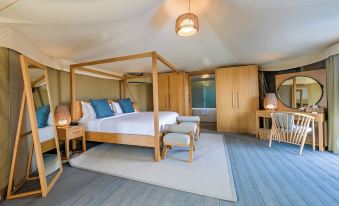 Kingfisher Retreat by Sharjah Collection