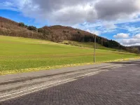 Modernes Split-Level Haus Nahe am Hennesee