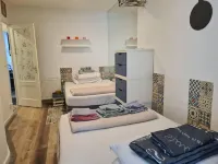 Nice 2 Double Bed in Sunny House in Amsterdam West Hotel di Bos en Lommer