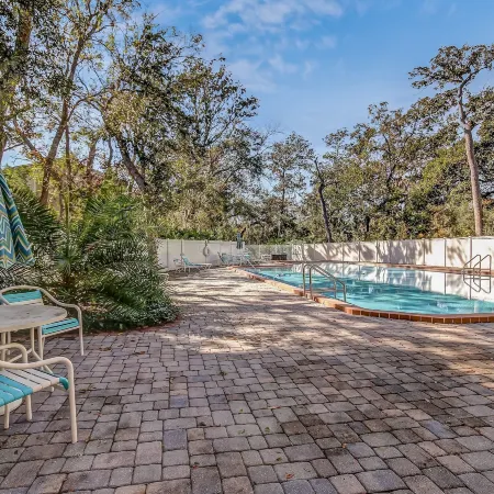 3e Amelia Landings 2 Bedroom Condo by RedAwning