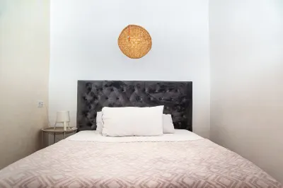 Cute Ground Floor with Free Parking  호텔