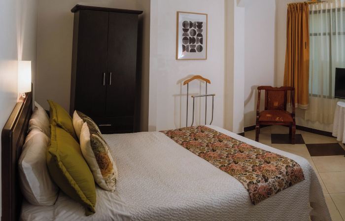 Hotel Makroz Colonial