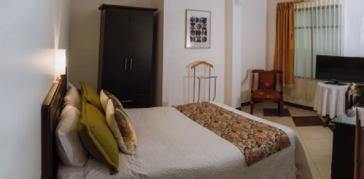 Hotel Makroz Colonial