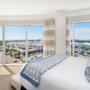 The Westshore Grand, A Tribute Portfolio Hotel, Tampa Отели рядом с достопримечательностью «Стейк-хаус Bern's»
