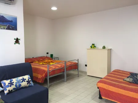 Elicrim Отели в г. Поденцана