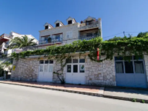 Apartments Palma Hotels in Polace