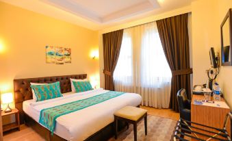 Retropera Hotel