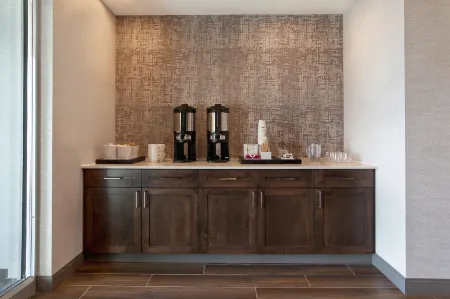 Hampton Inn & Suites by Hilton Ottawa West