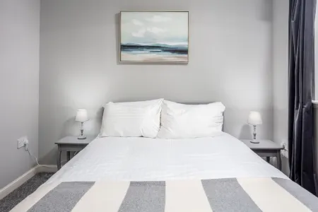 Millbrae Residence - Donnini Apartments Отели рядом с достопримечательностью «Библиотека Форхилл Бранч»