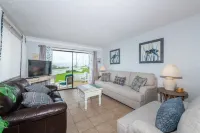 Maria's Lovely Beachfront Home