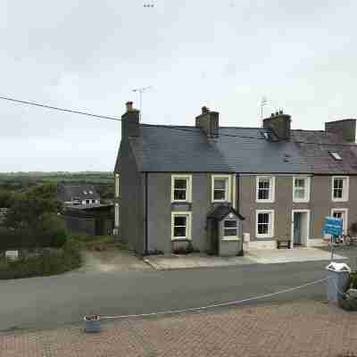 Ramsey House - Luxury Licensed B&B - Parking and Guest Lounge Hotel Exterior